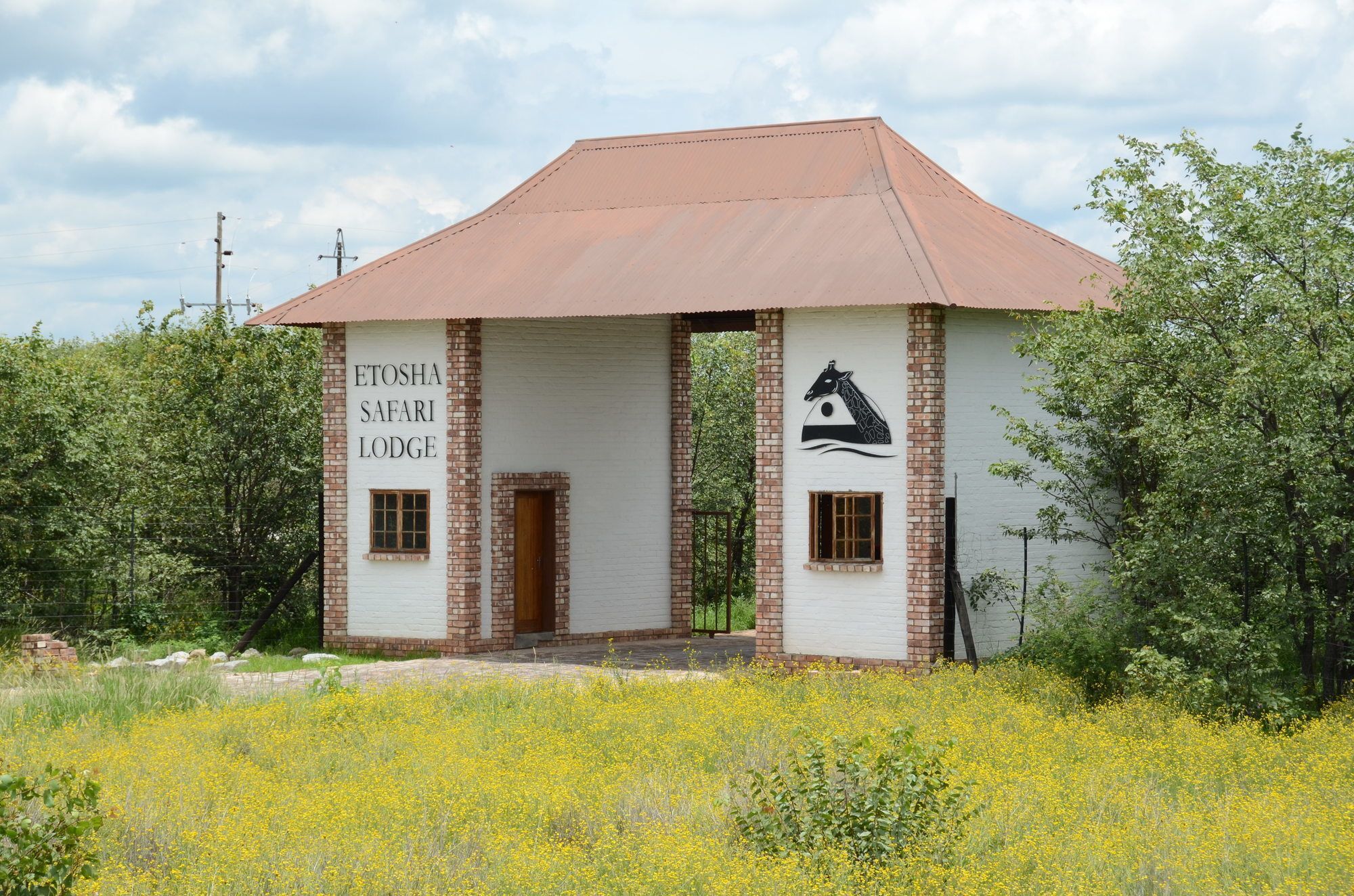 Gondwana Etosha Safari Lodge Okaukuejo Exterior foto